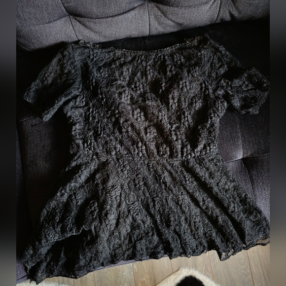 Black Lace Wrap Tie Top with Ribbon - Picture 6 of 6